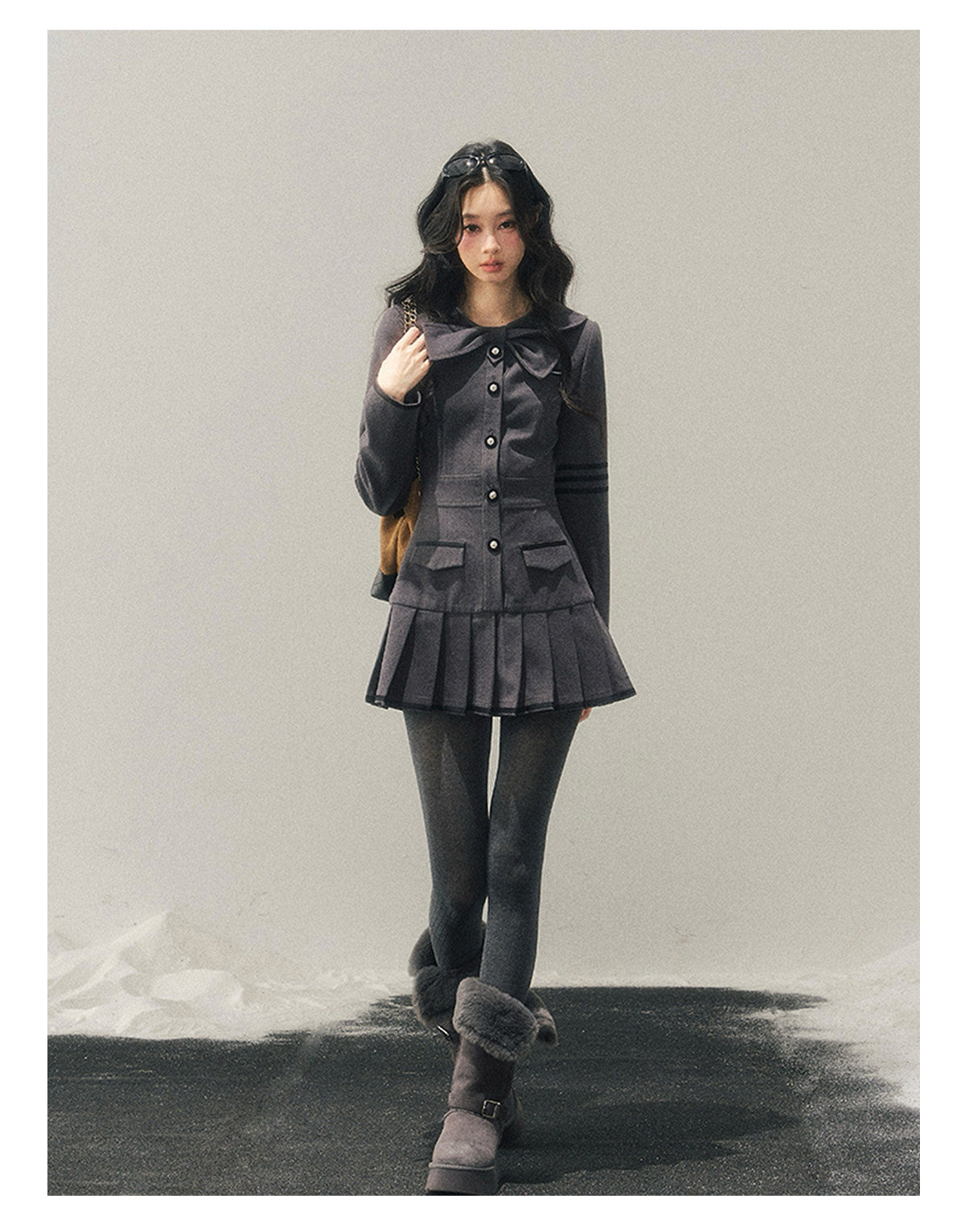 少也眼 “Delicia” Gray Preppy Bow Pleated Dress