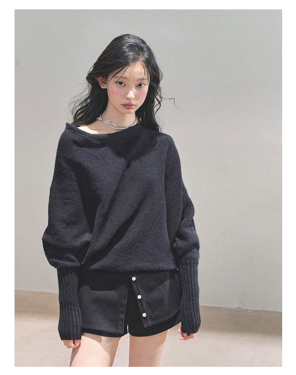 少也眼 “Soft Minimalism” Off-Shoulder Versatile Knit Top - Black 6416515