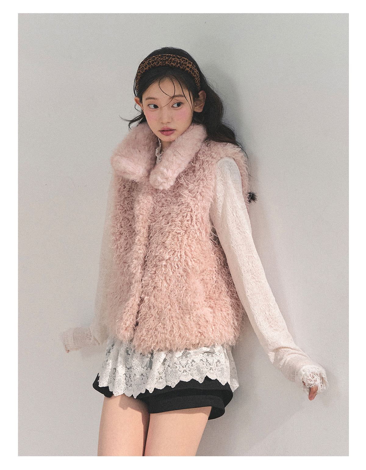 少也眼 “Warmth of a Dreamscape” Pink Faux-Fur Vest 94468854