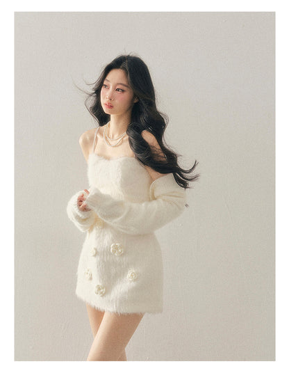 少也眼 "She Steps Through Frostlight" French 3D Floral Faux Mink Mini Dress - Camellia White