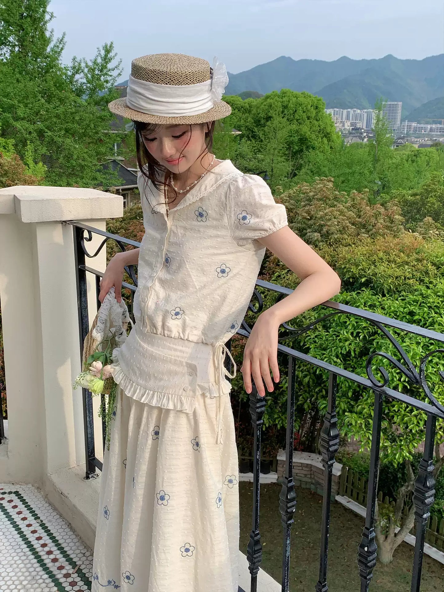 “Flower Sugar Soufflé” Cream Floral Embroidered Skirt Set