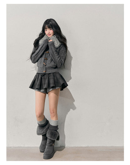 少也眼 “She Turns to Smoke” Korean-Style Knit Cardigan with Faux-Fur Collar