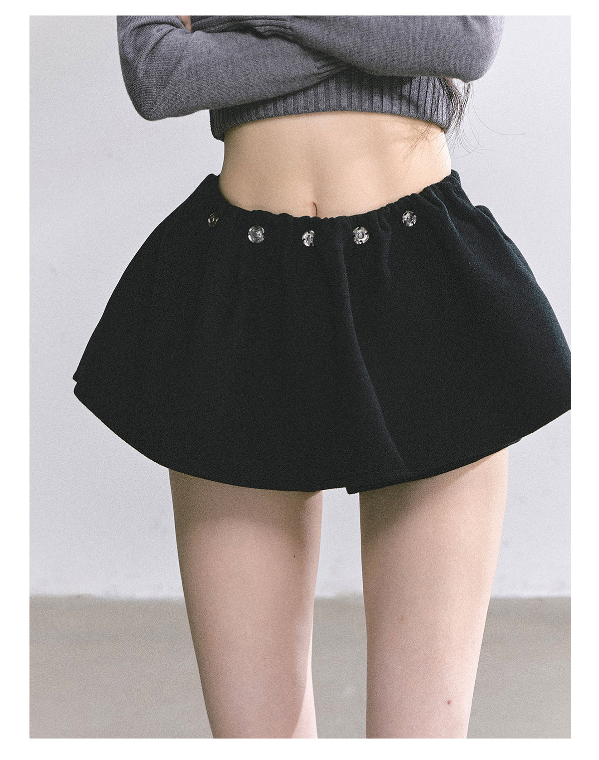 少也眼 "Wild Model-Leg Aura" Woolen Flared Mini Skirt - Black 1483645