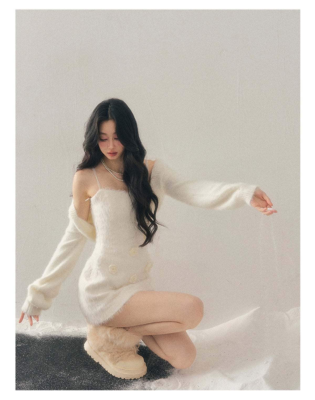 少也眼 "She Steps Through Frostlight" French 3D Floral Faux Mink Mini Dress - Camellia White