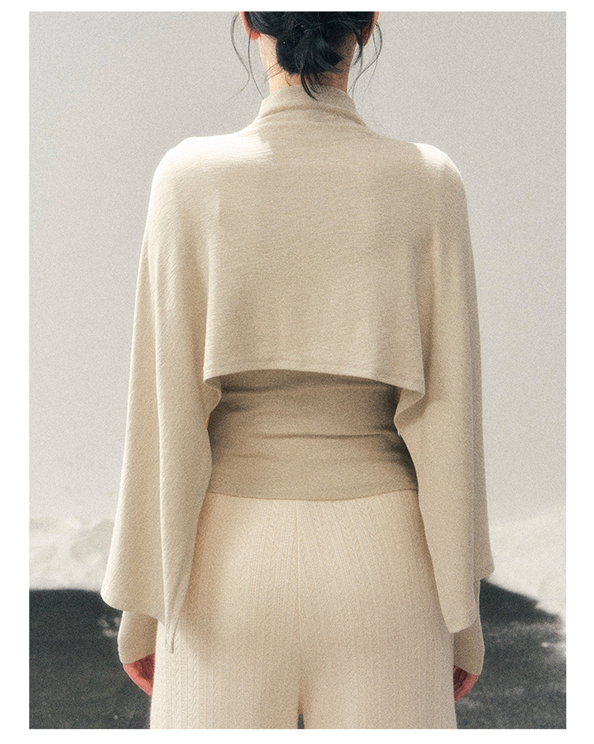 少也眼 "Moss Whisper" Ivory Two-Tone Shawl T-Shirt Two-Piece Set