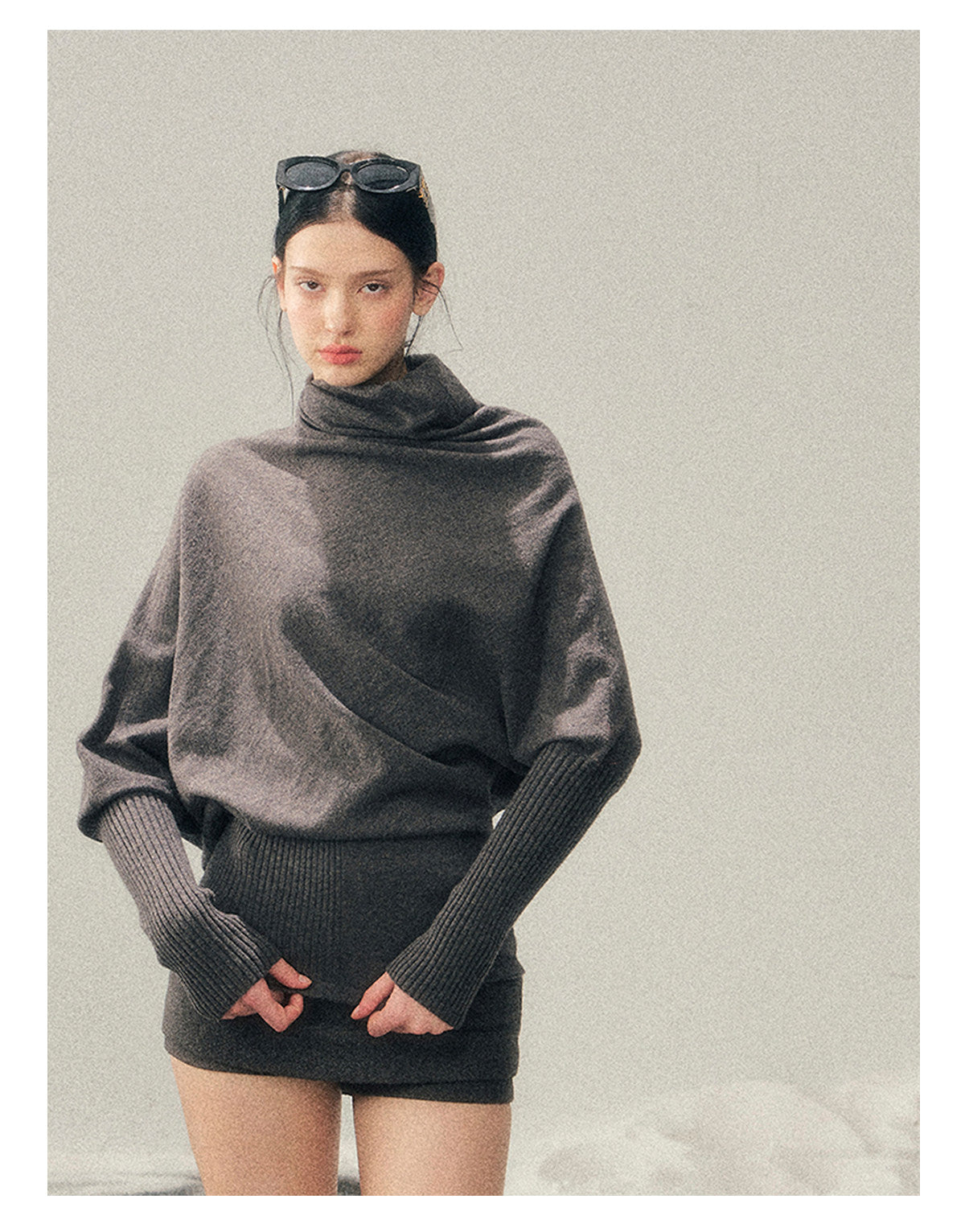 少也眼 "Ember at Dusk" High-Neck Cozy Knit Top – Smart Gray