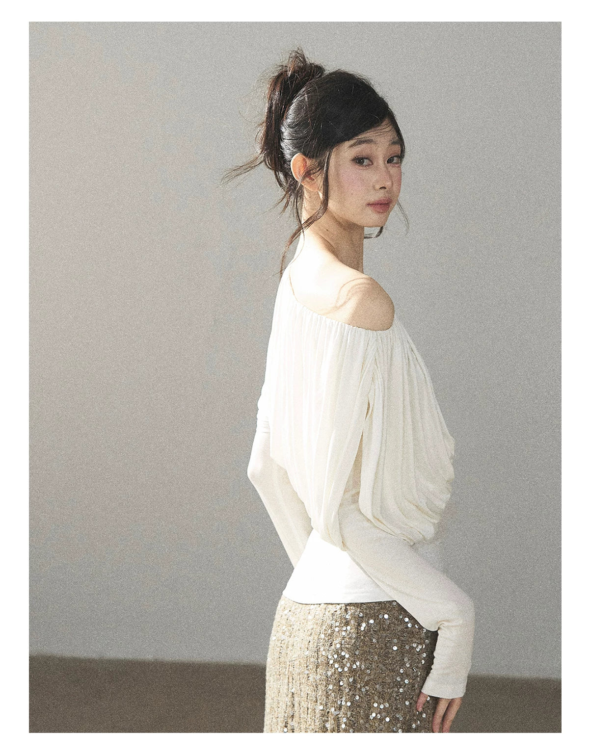 AOMALM - Creamy Ivory Asymmetric Ruched Off-Shoulder Long Sleeve Top
