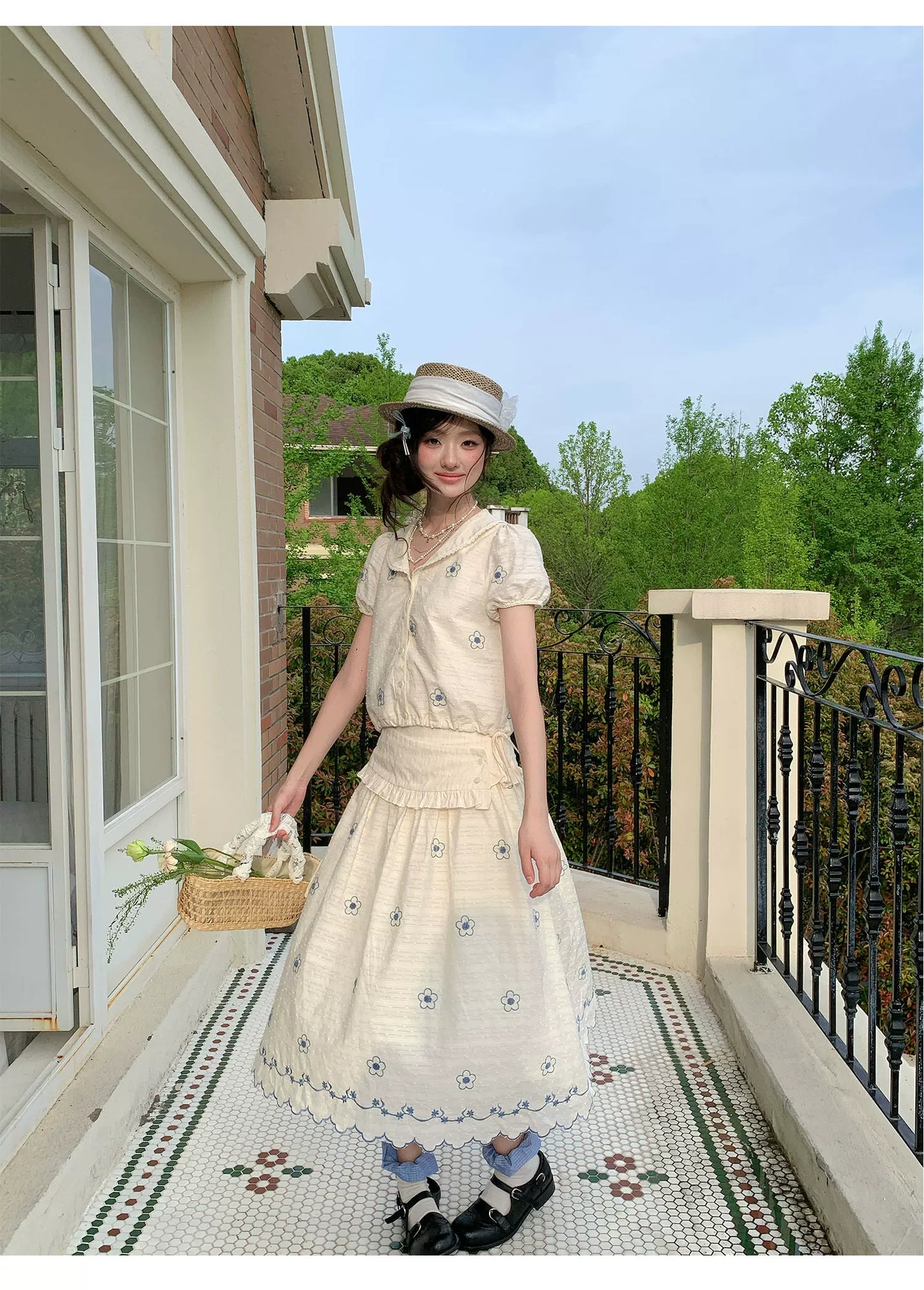 “Flower Sugar Soufflé” Cream Floral Embroidered Skirt Set