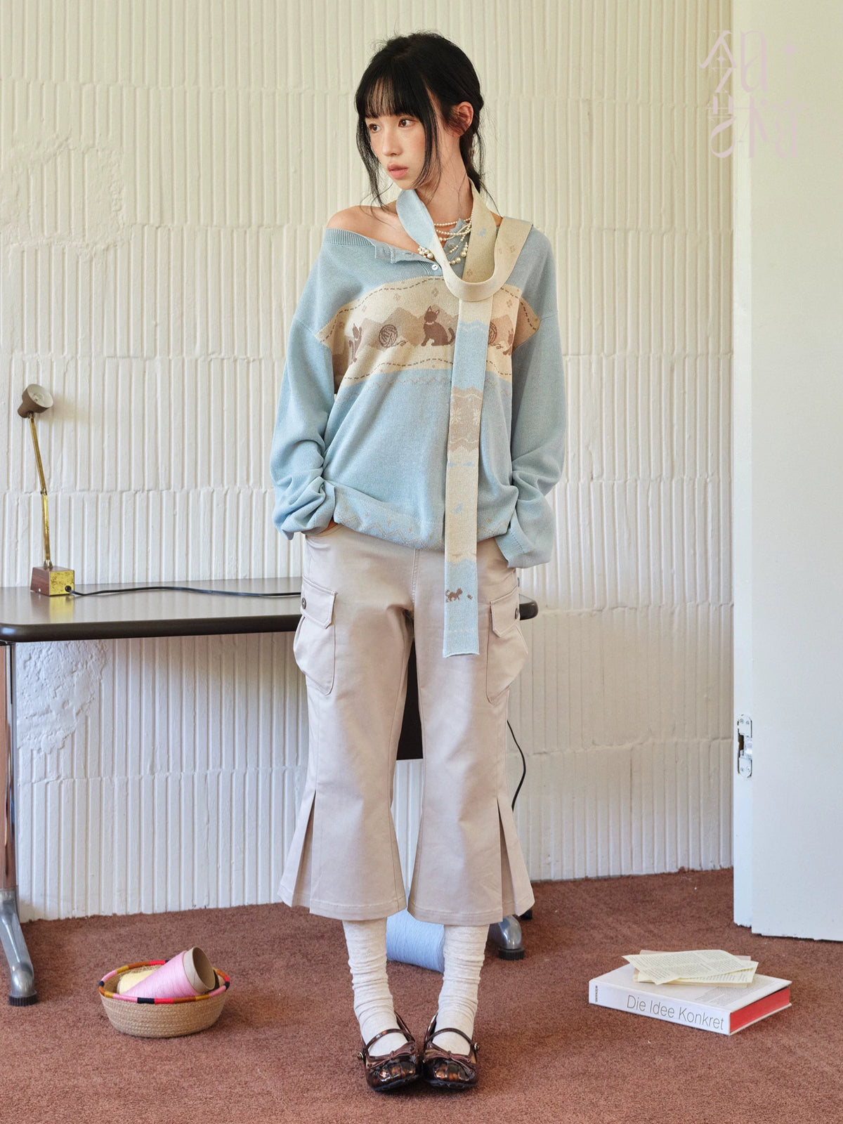 DAILY ARTIST - Light Blue Cat & Yarn Ball Henley Knit Pullover (With Matching Scarf)