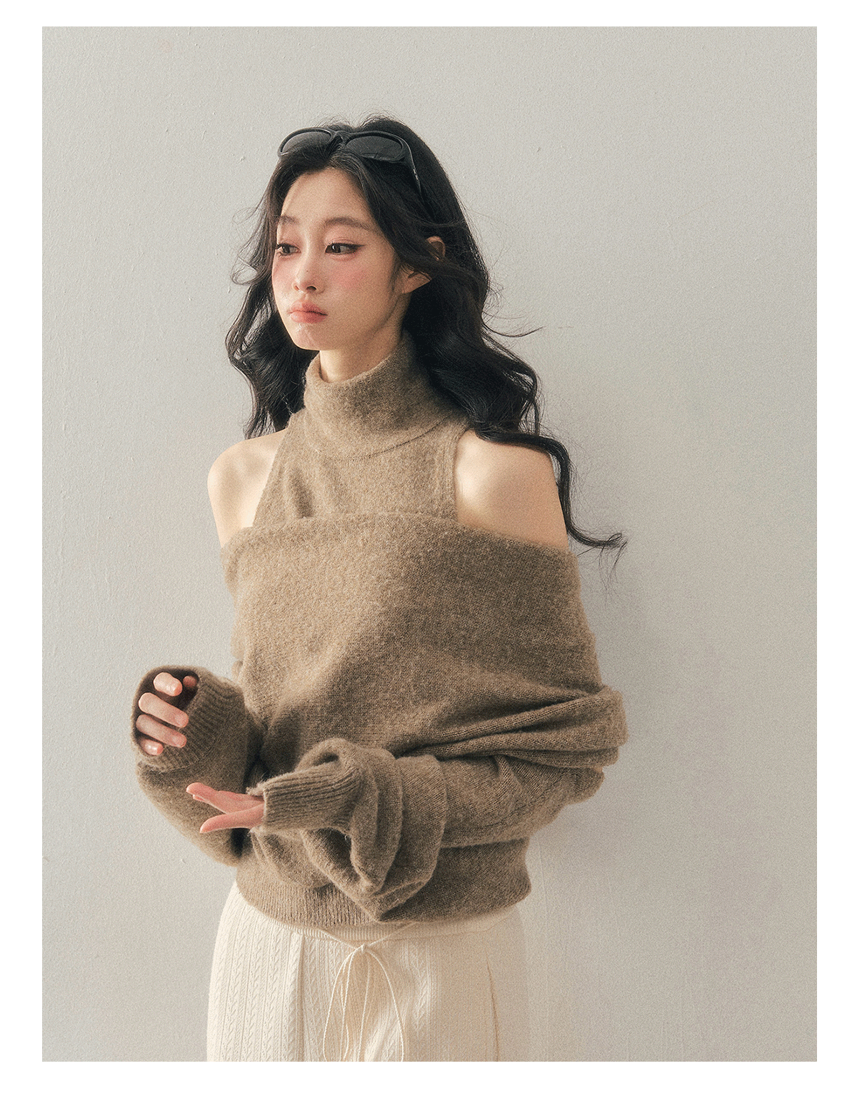 少也眼 "Echo of Sunset" Off-Shoulder Turtleneck Knit Two-Piece Set
