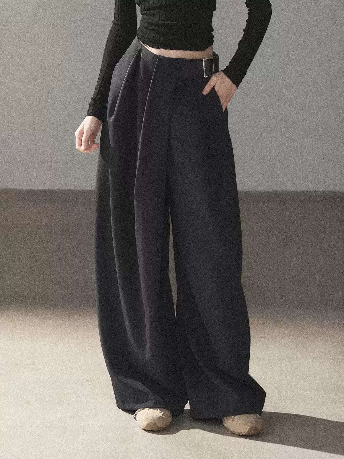 AOMALM - "A Touch of Autumn" Loose Relaxed Balloon Wide-Leg Pants With Belt (Dusty Taupe Brown / Quiet Black)