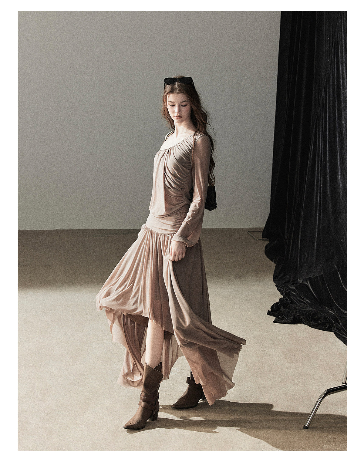 170726 "Waiting for Autumn Rain" Silver Mouse Gray Off-Shoulder Pleated Skirt Set
