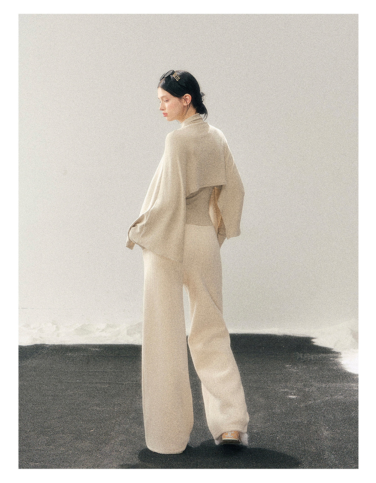 少也眼 "Moss Whisper" Ivory Two-Tone Shawl T-Shirt Two-Piece Set