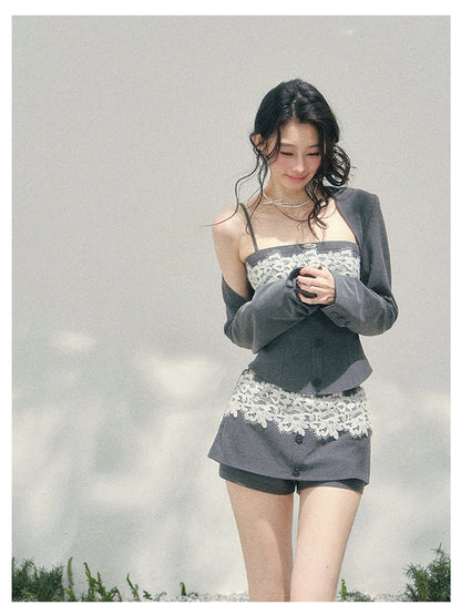少也眼 “Lace Undercurrent” Gray Three-Piece Lace Set 62626