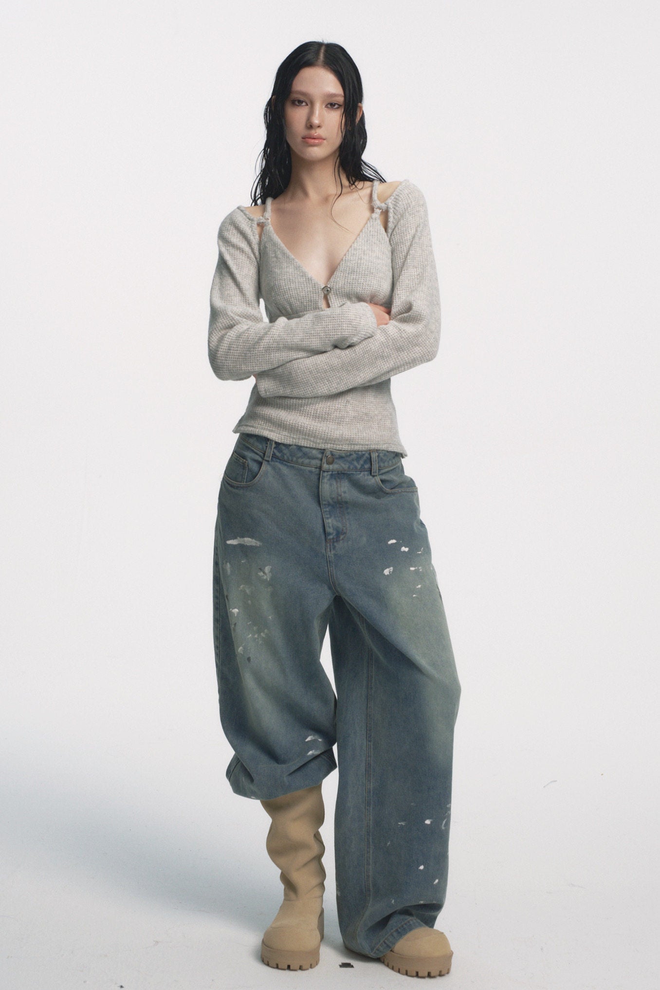 Muirgen - Gray Cut-Out Shoulder V-Neck Knit Top