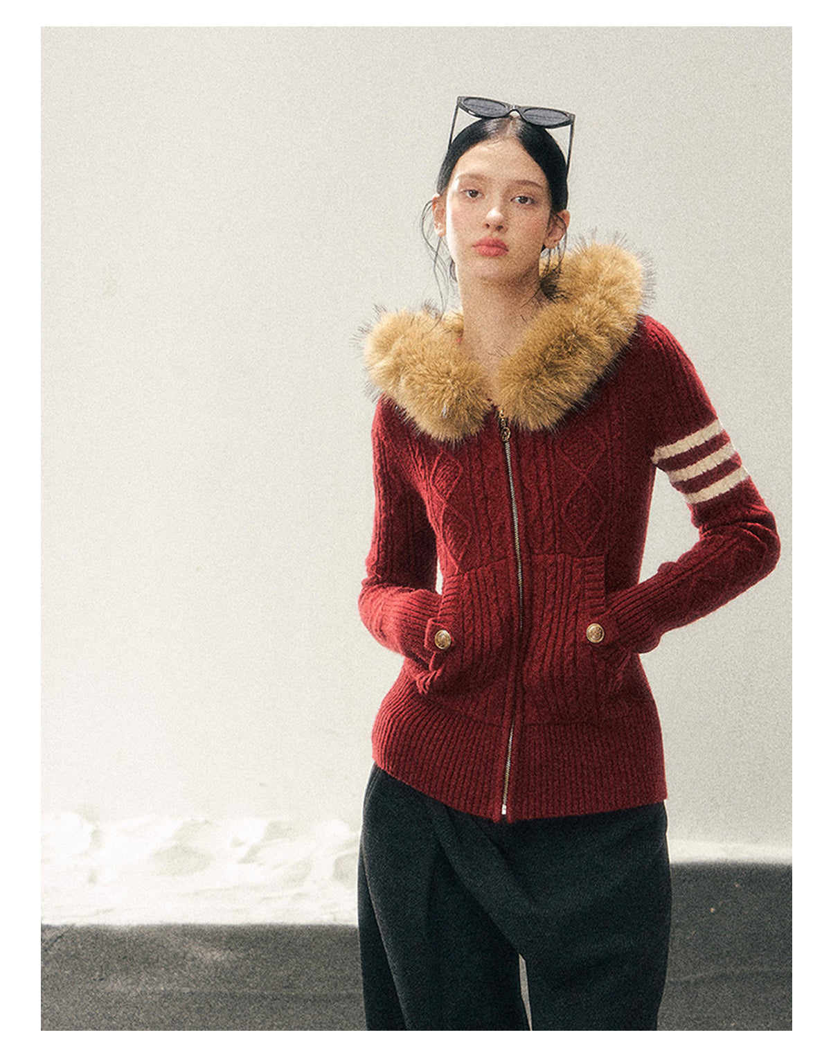 181225 “Only She Walked Through” Millennium Red Hooded Knit Cardigan