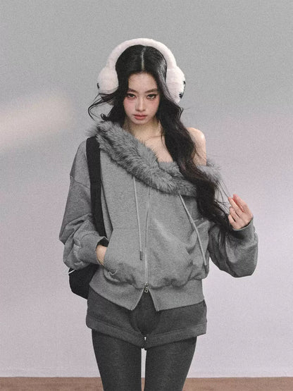 少也眼 Two-Piece Grey Hoodie and Shorts Set