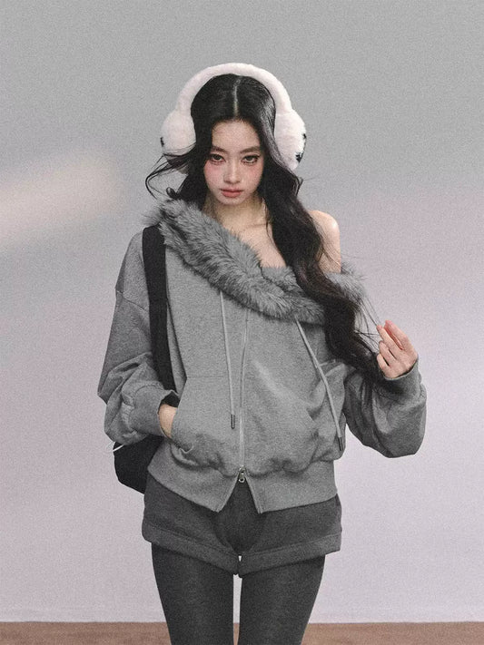 少也眼 Two-Piece Grey Hoodie and Shorts Set
