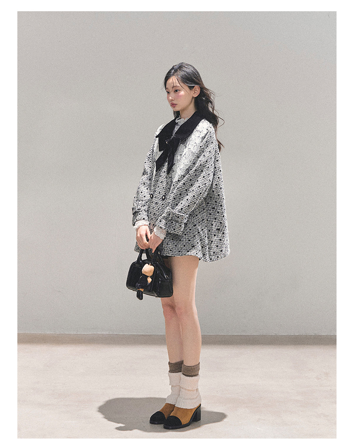 少也眼 “Soft-Focused Moment” Black Tweed Lace Jacket 975642