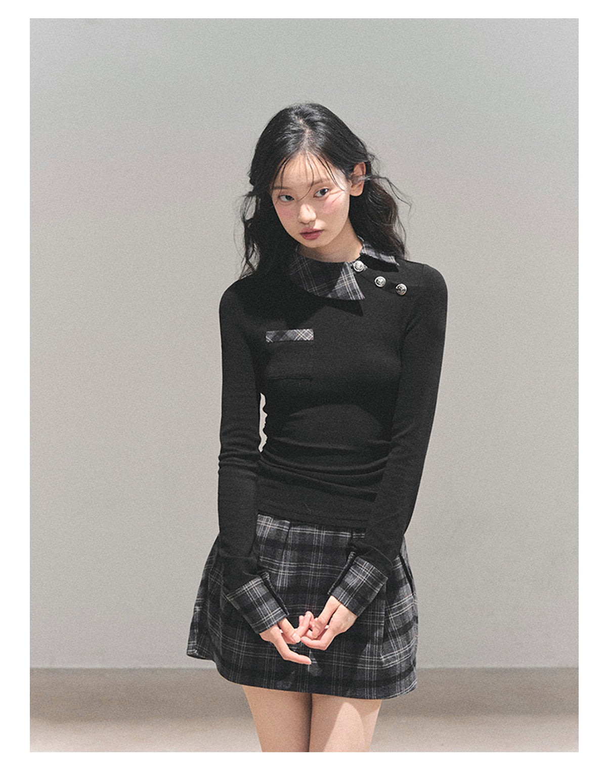 少也眼 “Silent Vanishing” Miu-Inspired Knit Top & Mini Skirt Set