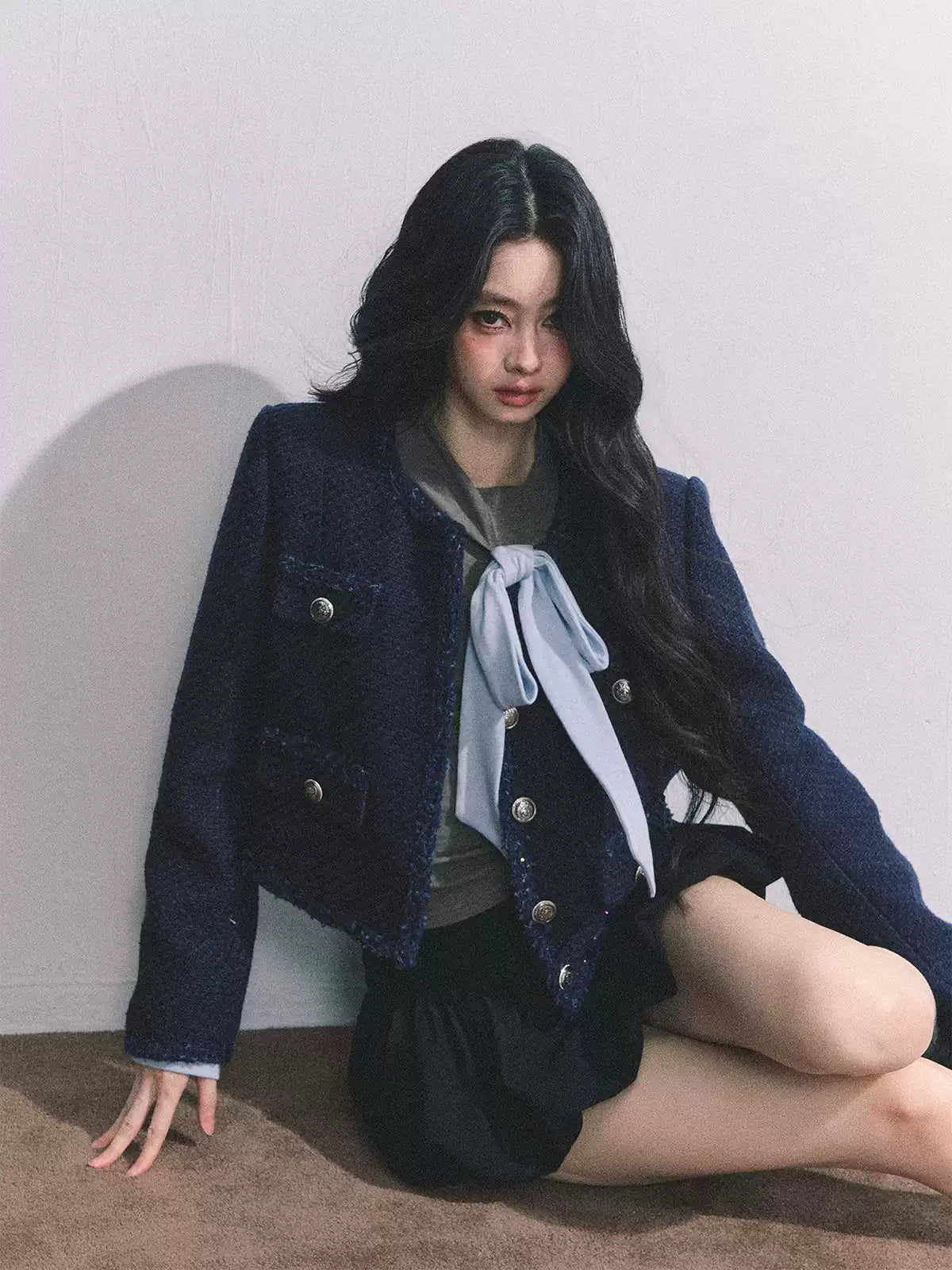 少也眼 Chanel-Inspired Loose Fit Tweed Jacket + Gray Top