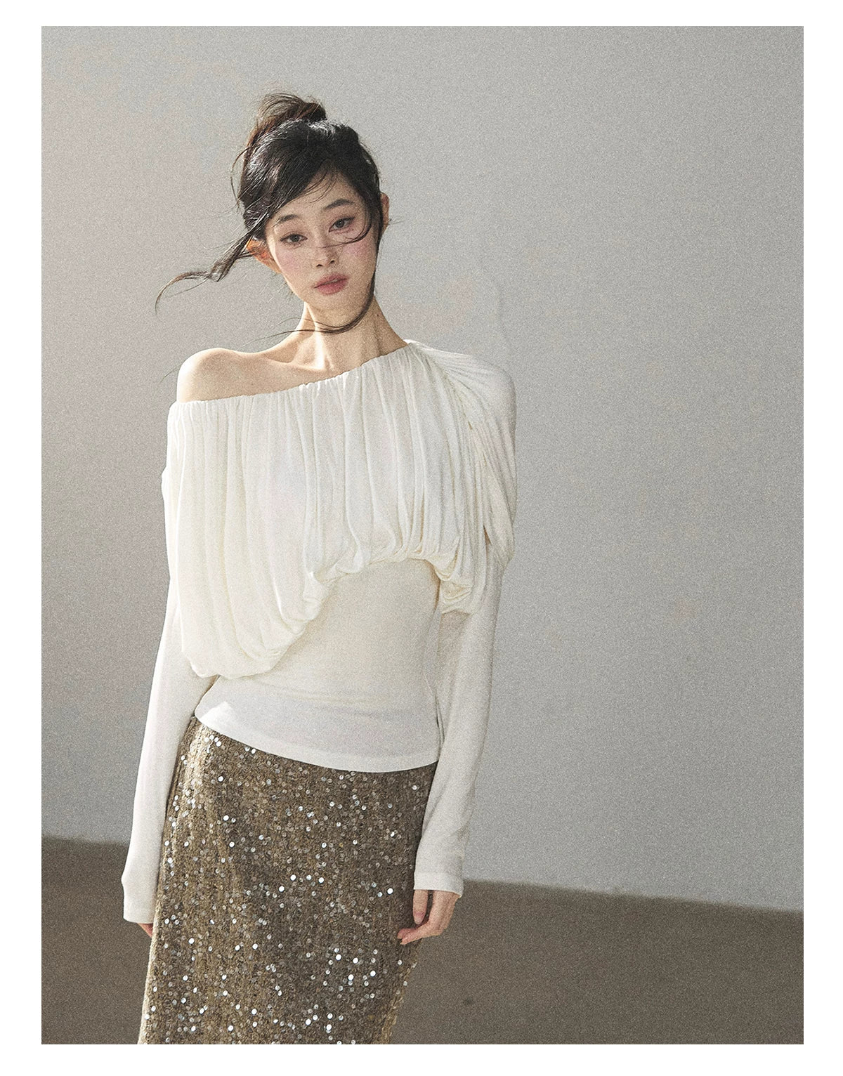 AOMALM - Creamy Ivory Asymmetric Ruched Off-Shoulder Long Sleeve Top