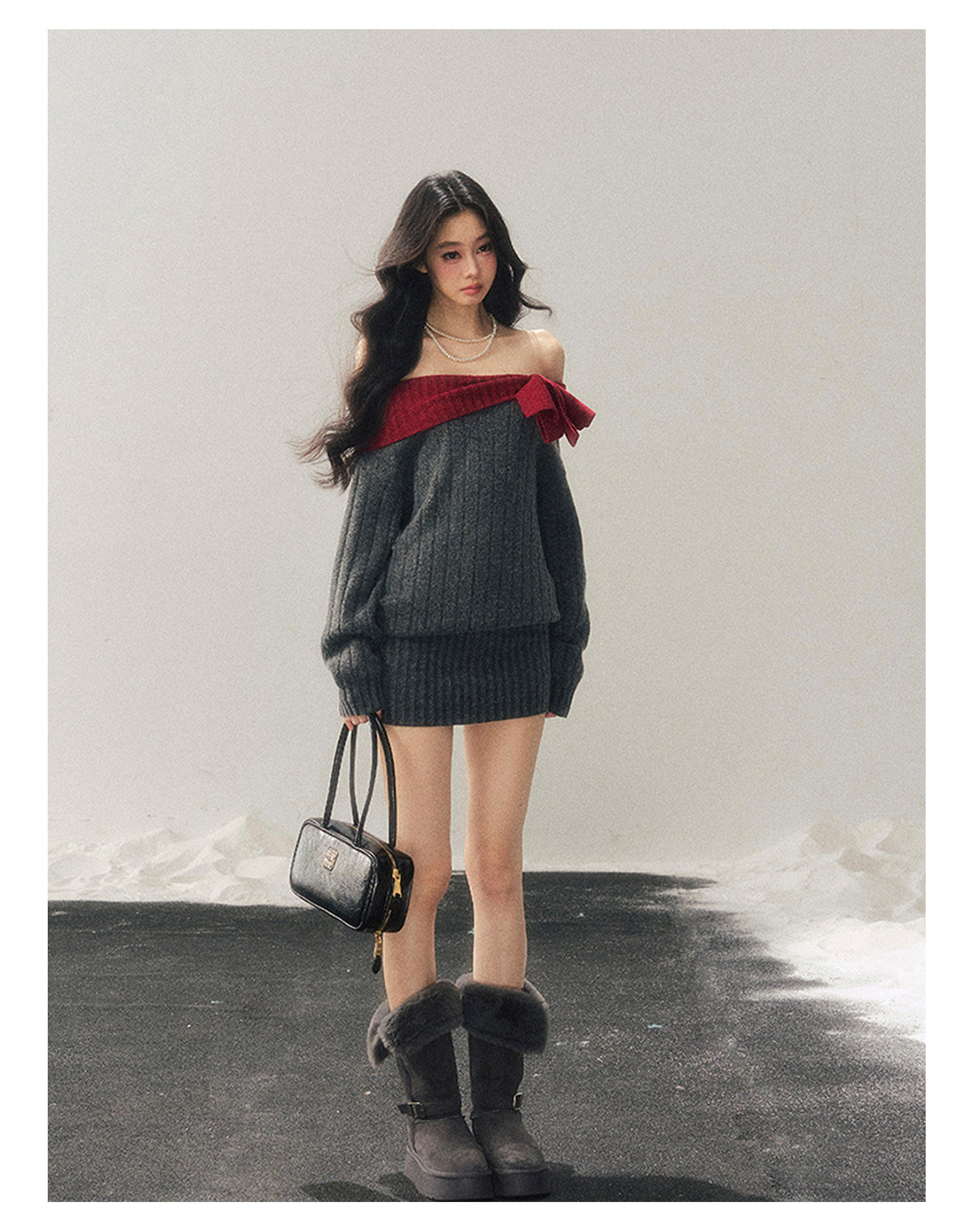 少也眼 "Snowbound Memories" Off-Shoulder Color-Block Knit Mini Dress