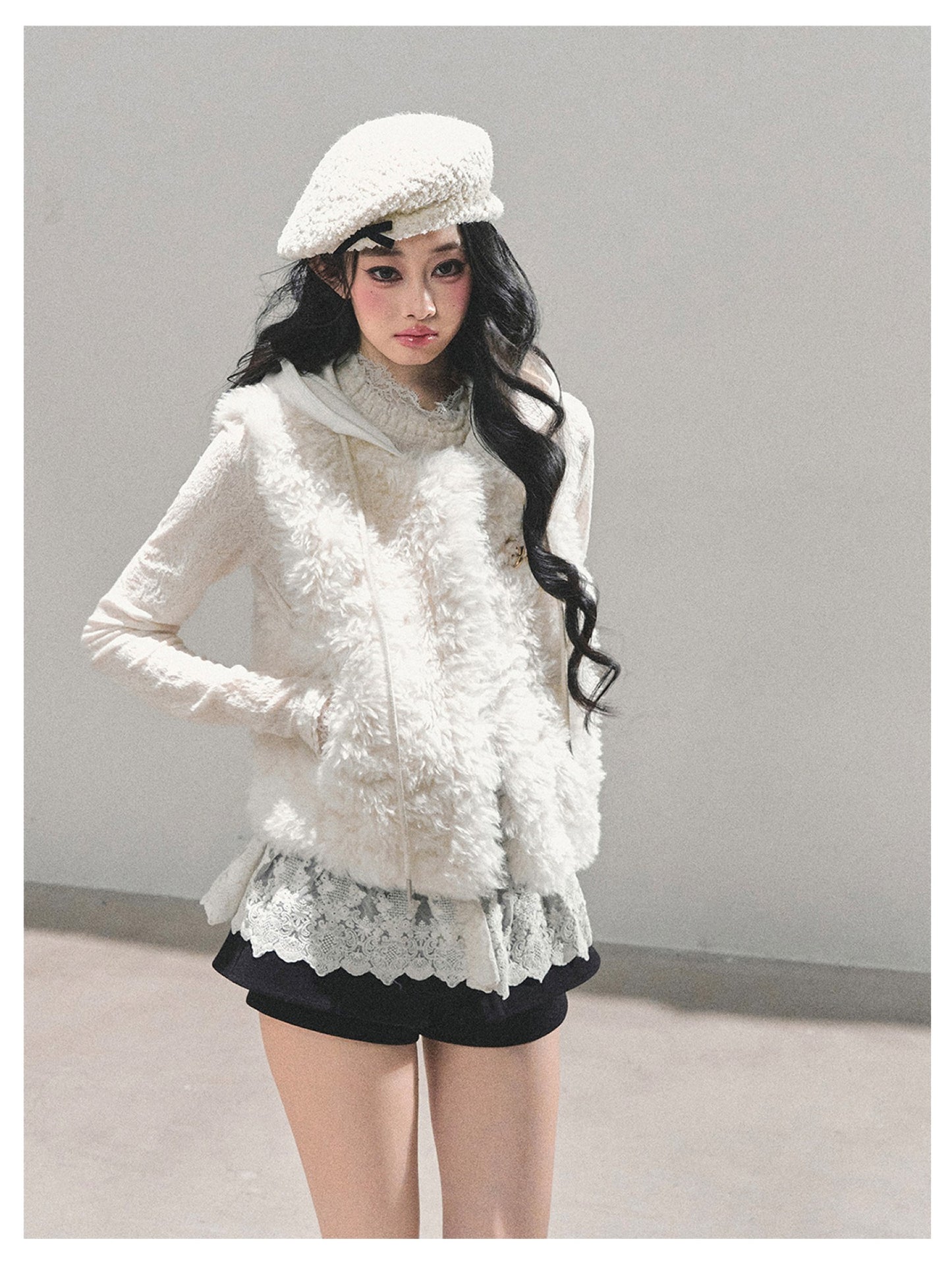少也眼 “The Weightless Snow" Faux Shearling Vest Jacket (with Removable Hood)