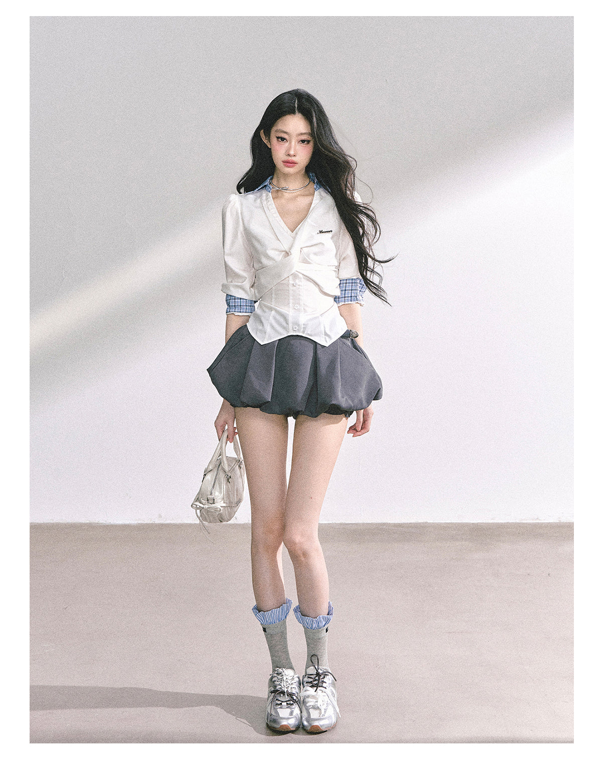 少也眼 "Siren Trainee" French-Inspired V-Neck Summer Blouse