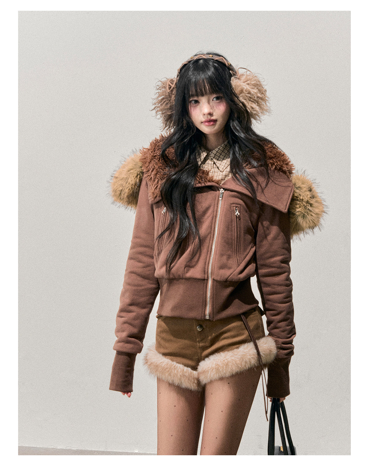 少也眼 "Warm Wilderness" Faux Fur Hooded Knit Jacket