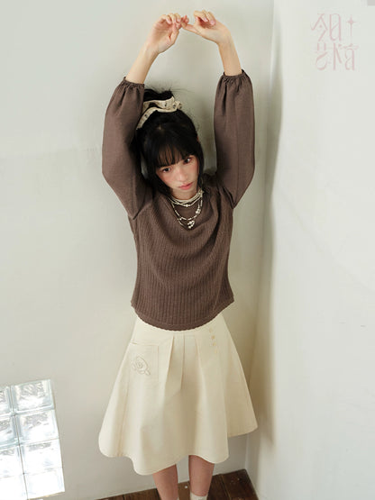 DAILY ARTIST - Warm Ivory Rose Embroidered Pleated A-Line Skirt