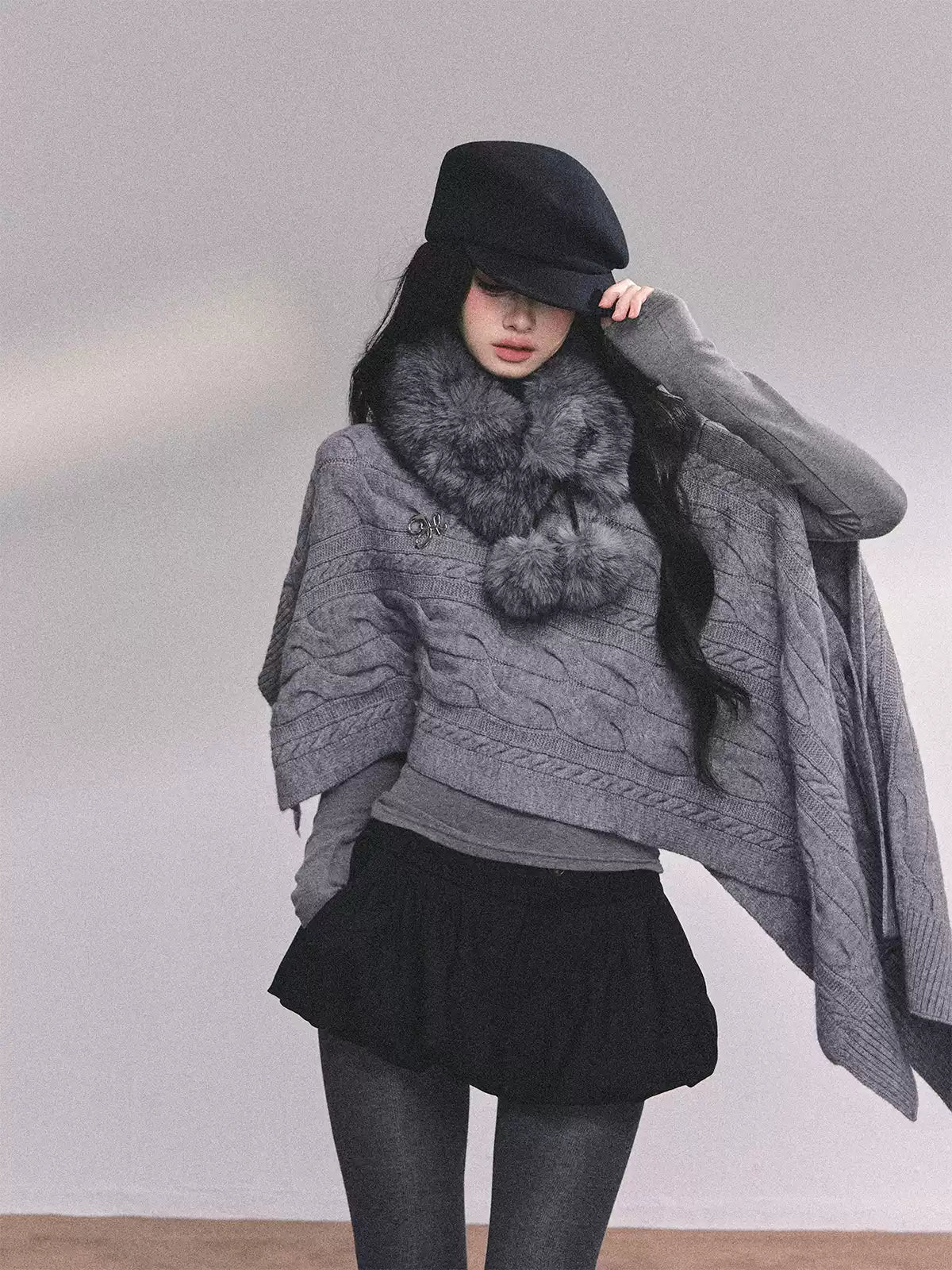 少也眼 British-Inspired Loose Fit Knit Cape