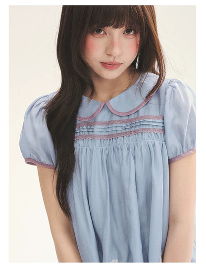 "Antique Dollhouse" Lace Appliqué Peter Pan Collar Puff Sleeve Blouse (Ivory White/ Still Blue)