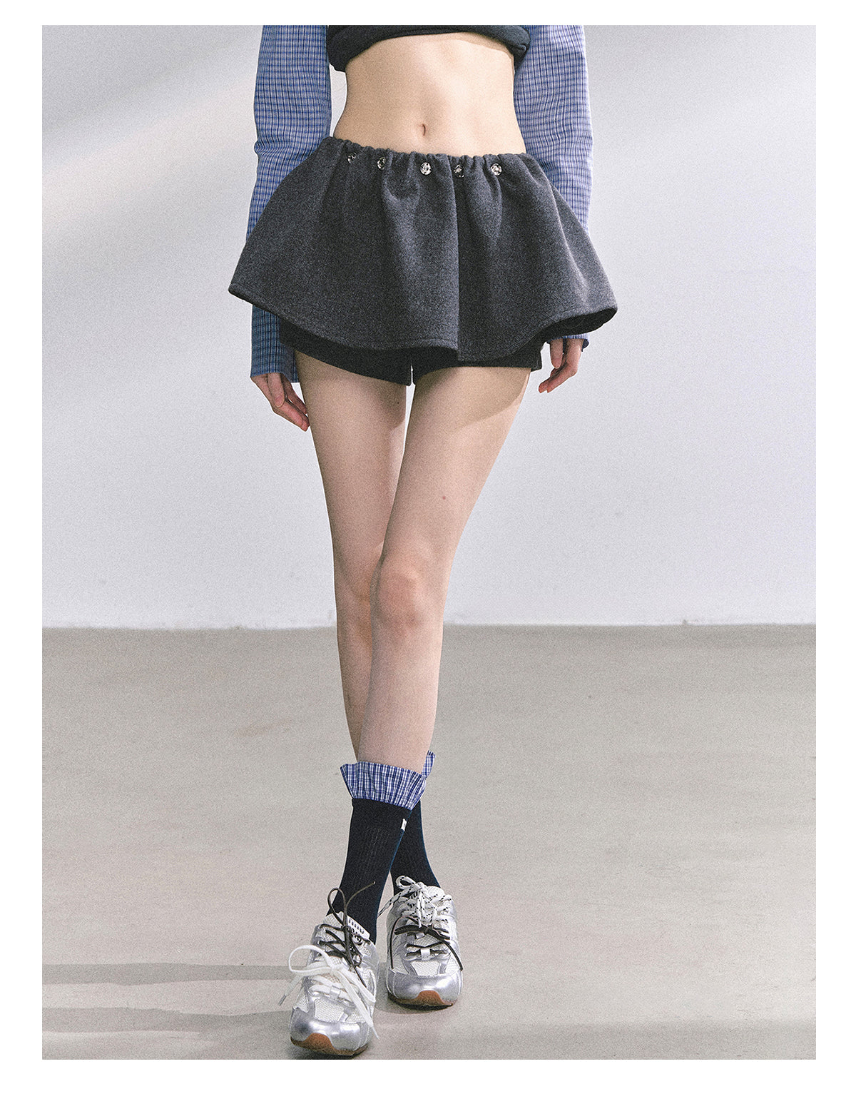 少也眼 "Wild Model-Leg Aura" Woolen Flared Mini Skirt - Gray 1483645