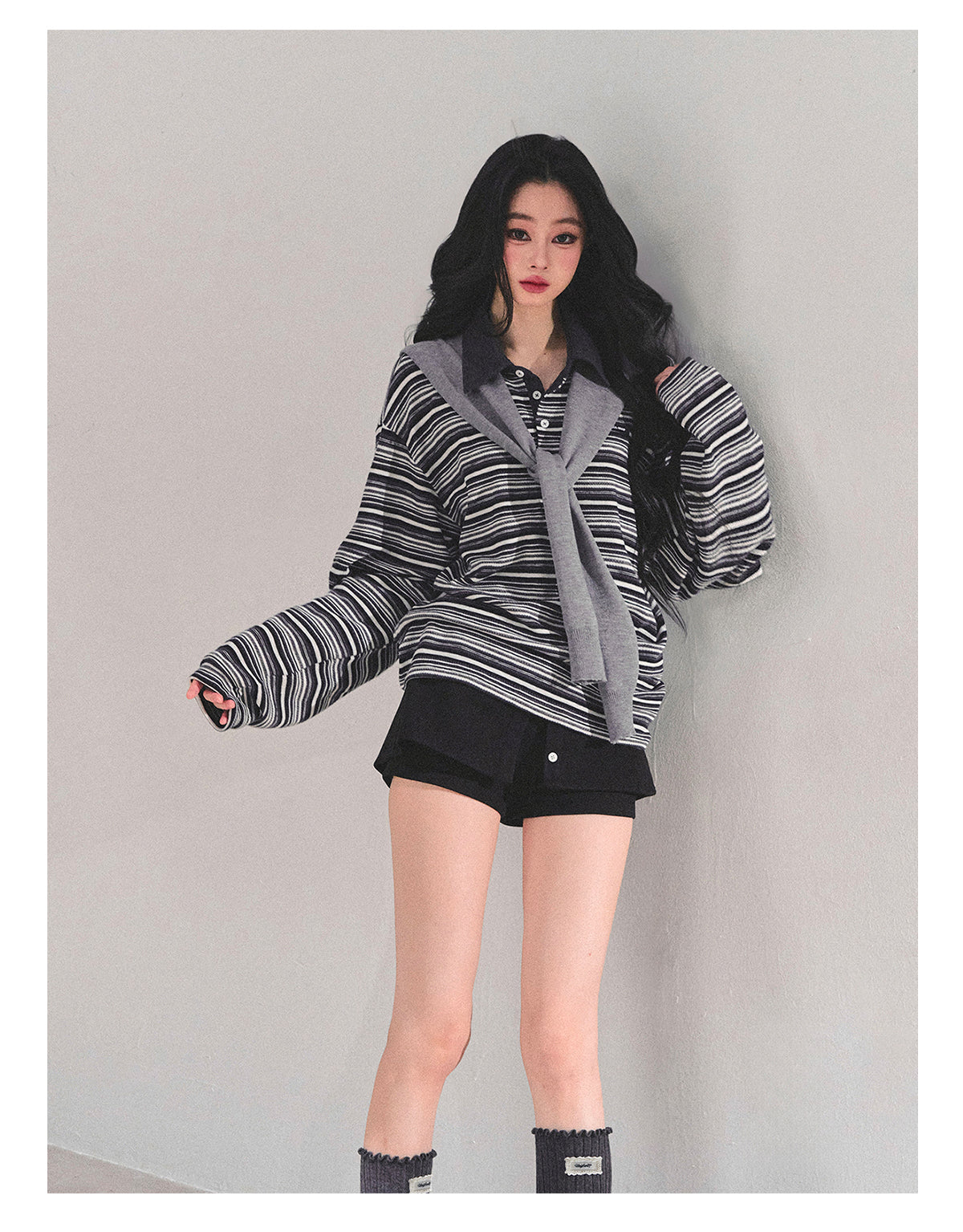 少也眼 "Unfinished Poem" Striped Polo Long Sleeve - Charcoal Gray 543682