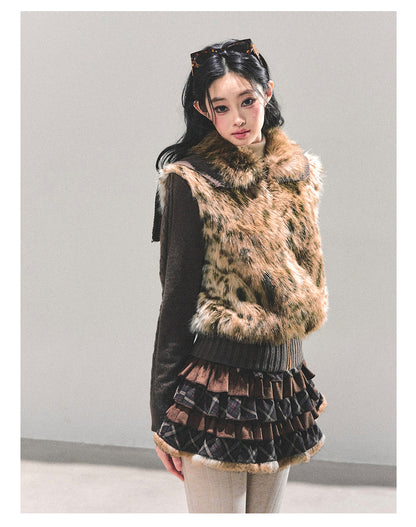 少也眼 “She Walks Through the Wild” Khaki Faux Fur–Panel Jacket 7474151