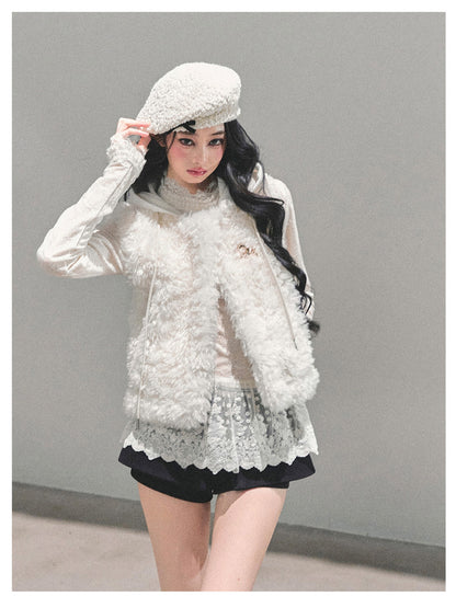 少也眼 “The Weightless Snow" Faux Shearling Vest Jacket (with Removable Hood)