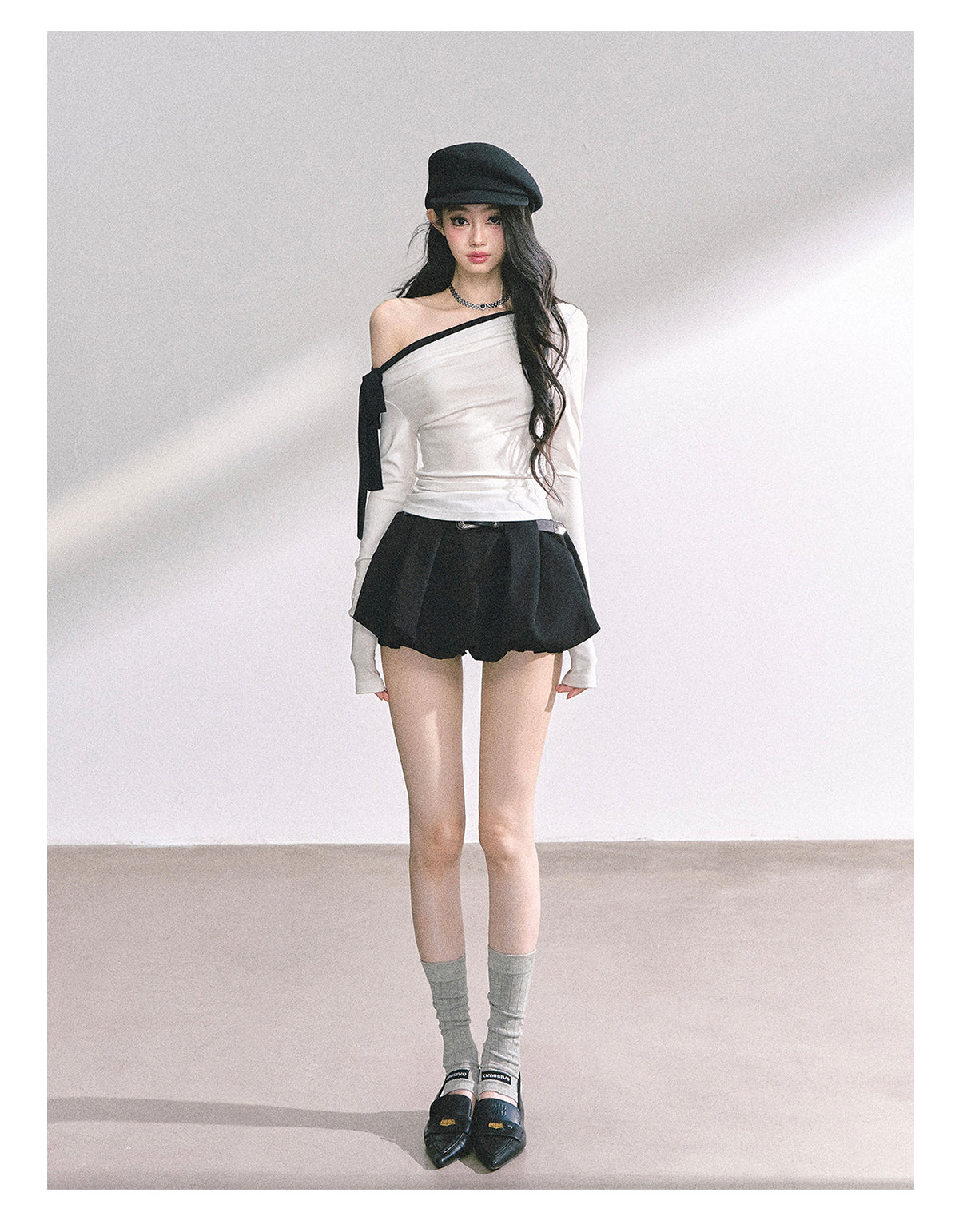 少也眼 "Sweet Temptation Spiral" Asymmetric Off-Shoulder Long-Sleeve Crop Tee - White