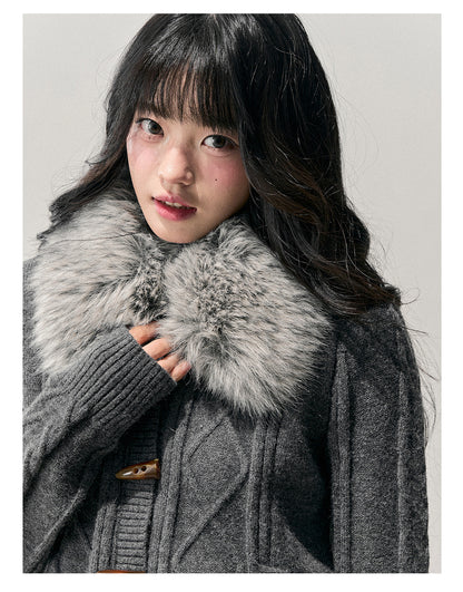 少也眼 “She Turns to Smoke” Korean-Style Knit Cardigan with Faux-Fur Collar