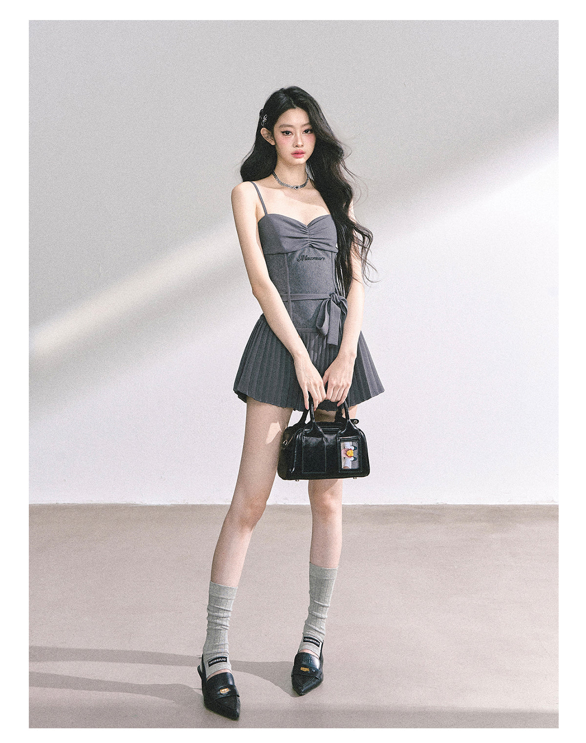 少也眼 “Model Girl Idol” Puff Mini Dress