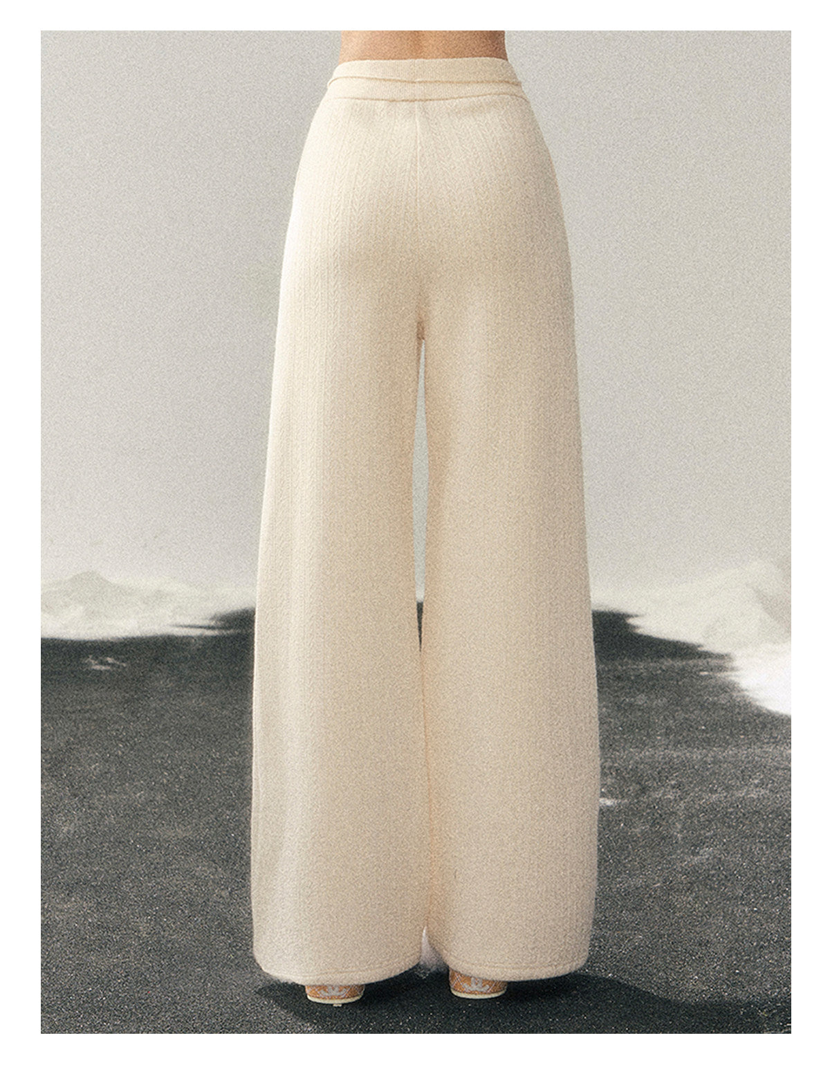 少也眼 "She Drifts Like a Cloud" Korean Minimal Knit Wide-Leg Pants - Milky Almond White