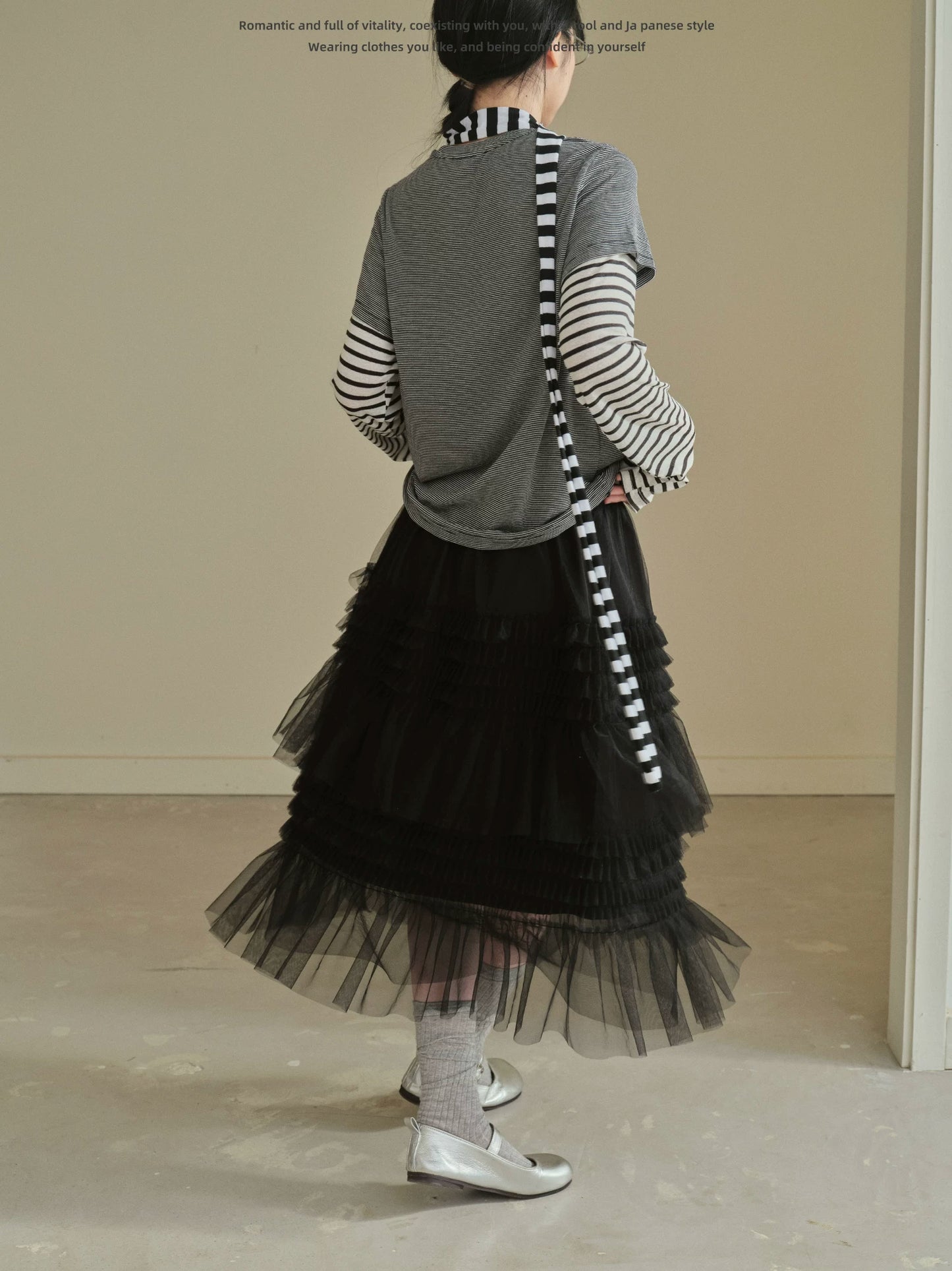 "Lazy Echo" Layered Stripe Long Sleeve Knit T-Shirt (Black Stripe / Gray Stripe)