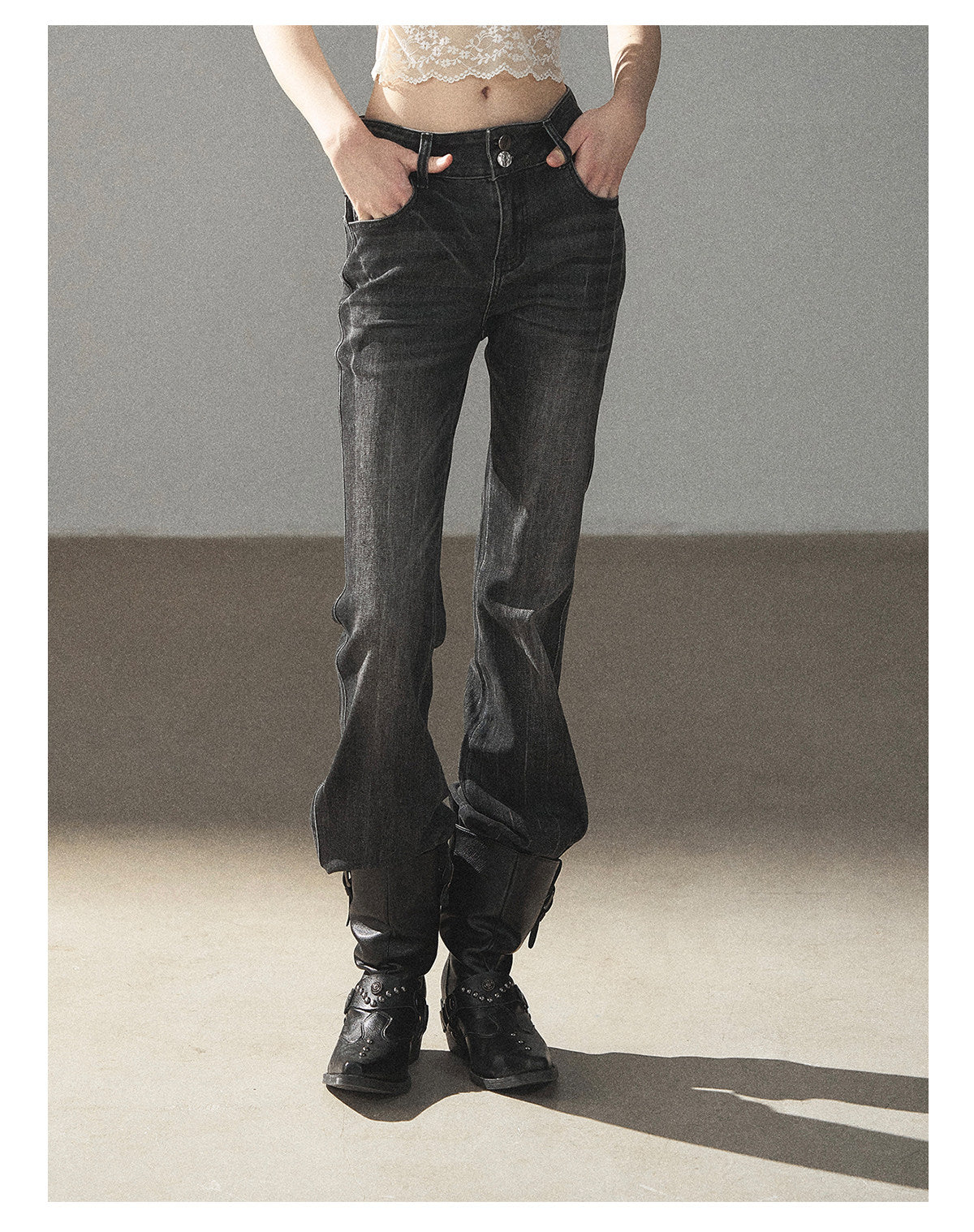 170726 "Her Quiet Shore" Rock Black Mid-Rise Flared Jeans