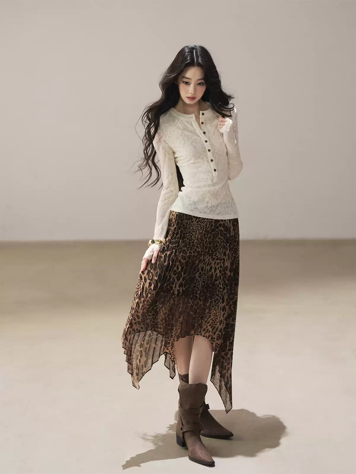 AOMALM - "Clear Lines" Long-Sleeve Finger-Hole Flared Sleeve Knit Top