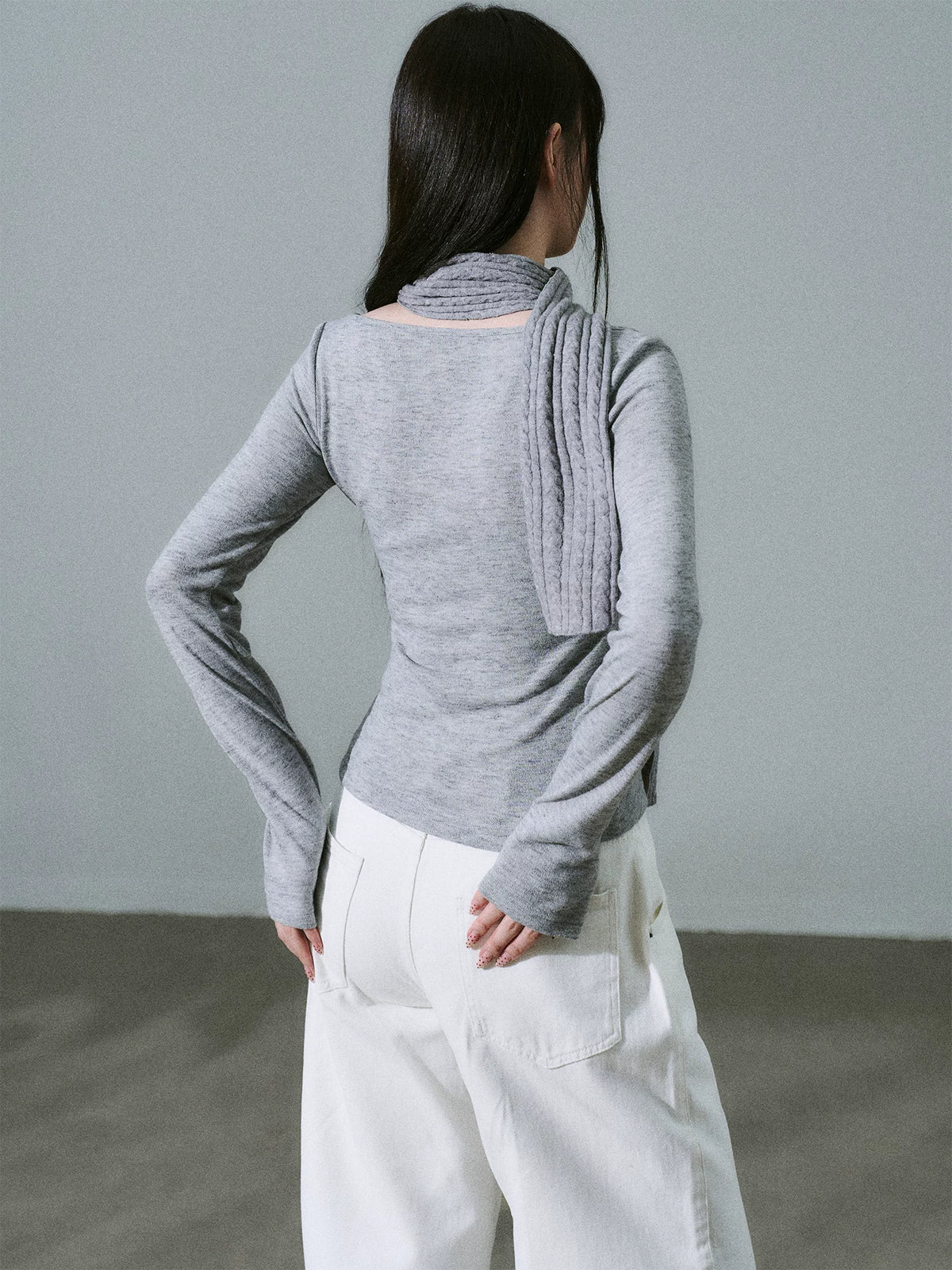 LOST FOREST - Cool Heather Gray Wide-Neck Long Sleeve Top with Cable-Knit Scarf