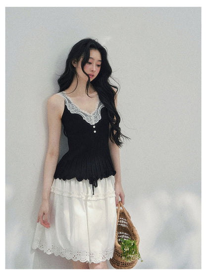 少也眼 “Lace in Between” French Knit V-Neck Two-Piece Set 55447