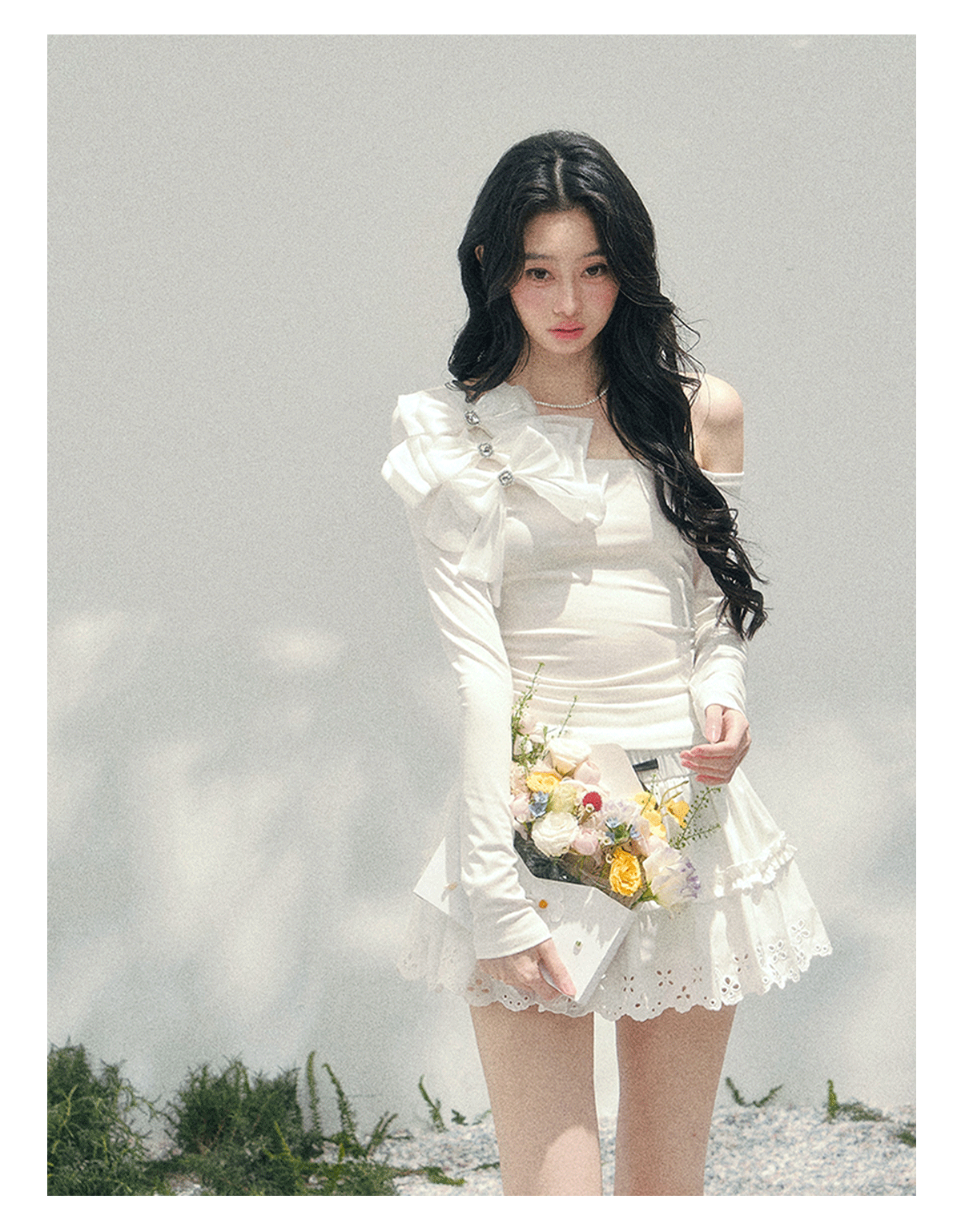 少也眼 "Morning Mist Shoulder" Bow Off-Shoulder T-Shirt in Cloud White 52742574
