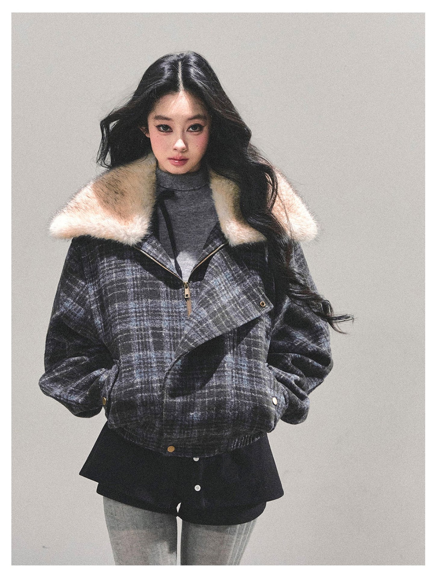 少也眼 “Quiet Radiance" Navy Check Oversized Wool Jacket