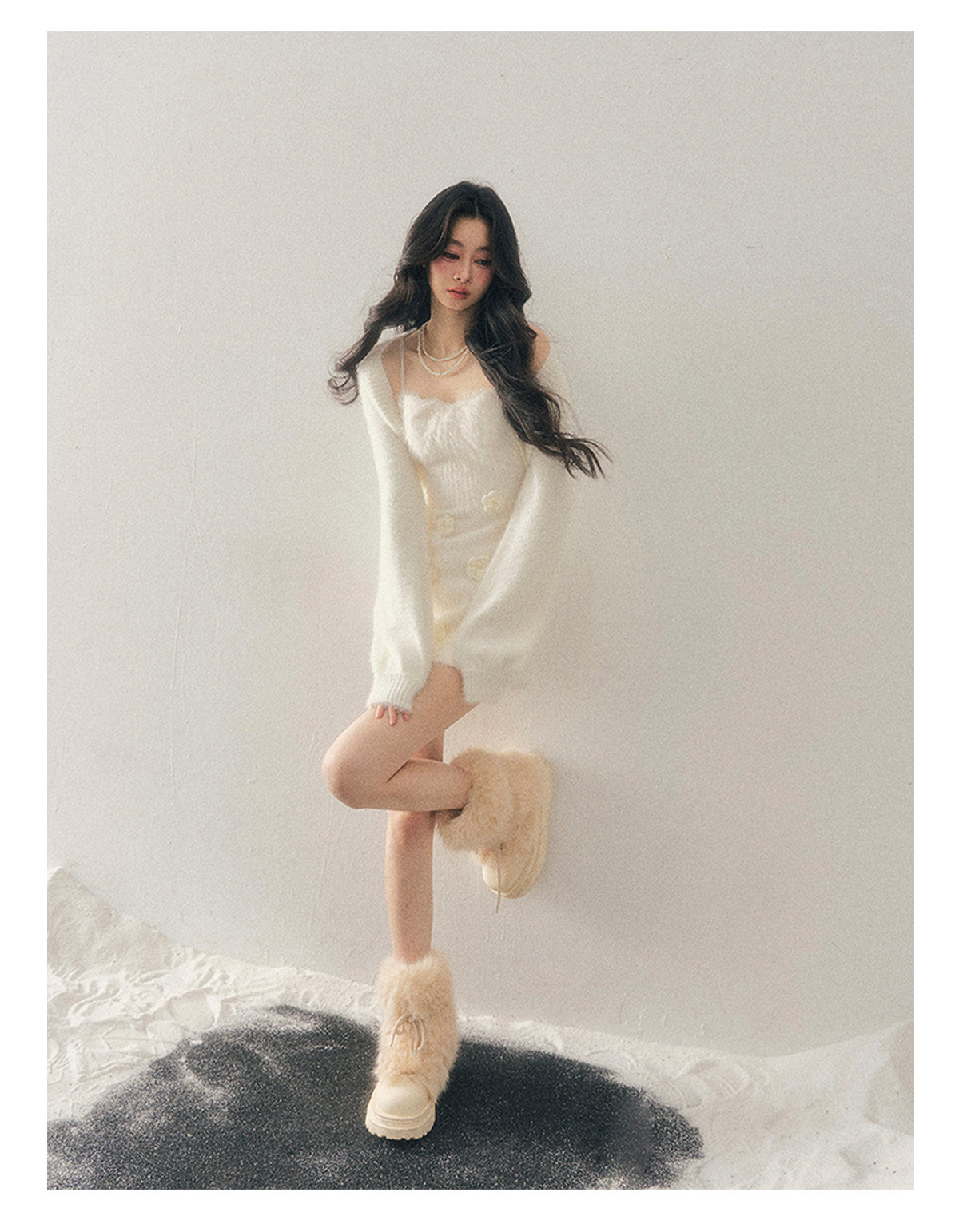 少也眼 "She Steps Through Frostlight" French 3D Floral Faux Mink Mini Dress - Camellia White