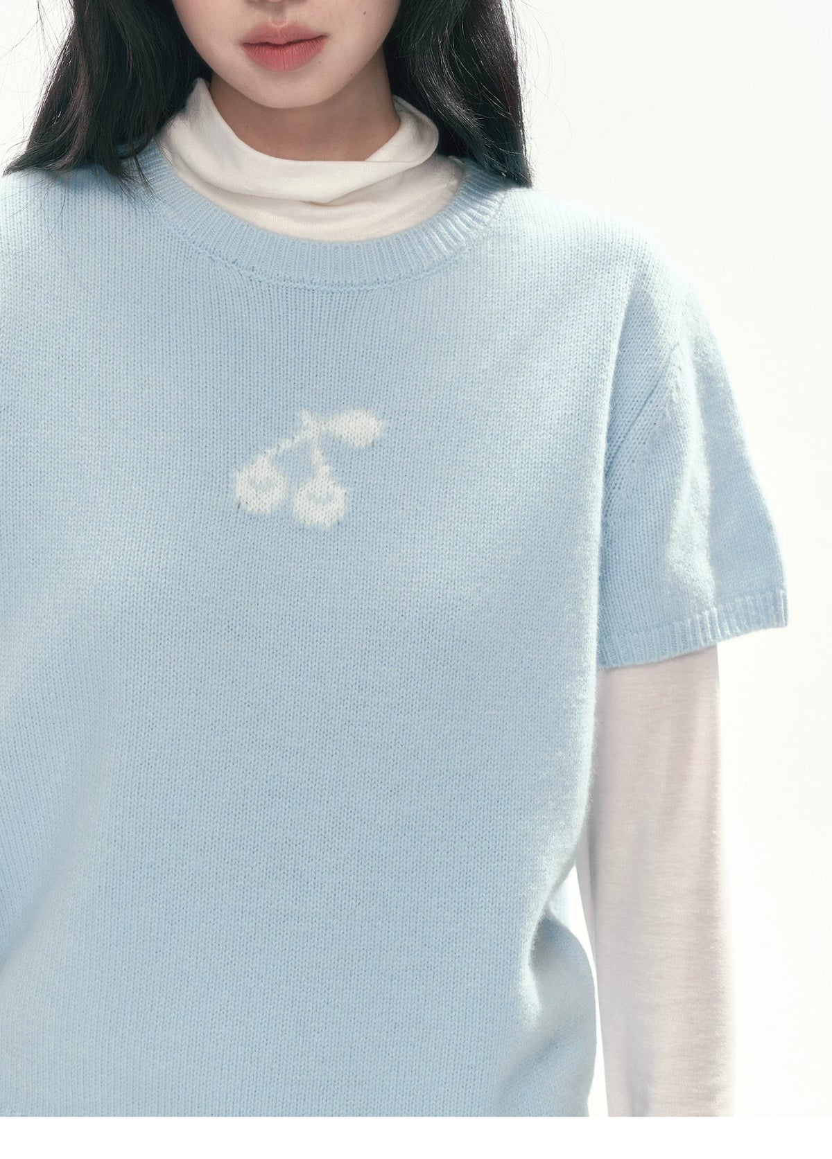 [CAN] Cropped Knit Top with Cherry Jacquard Detail
